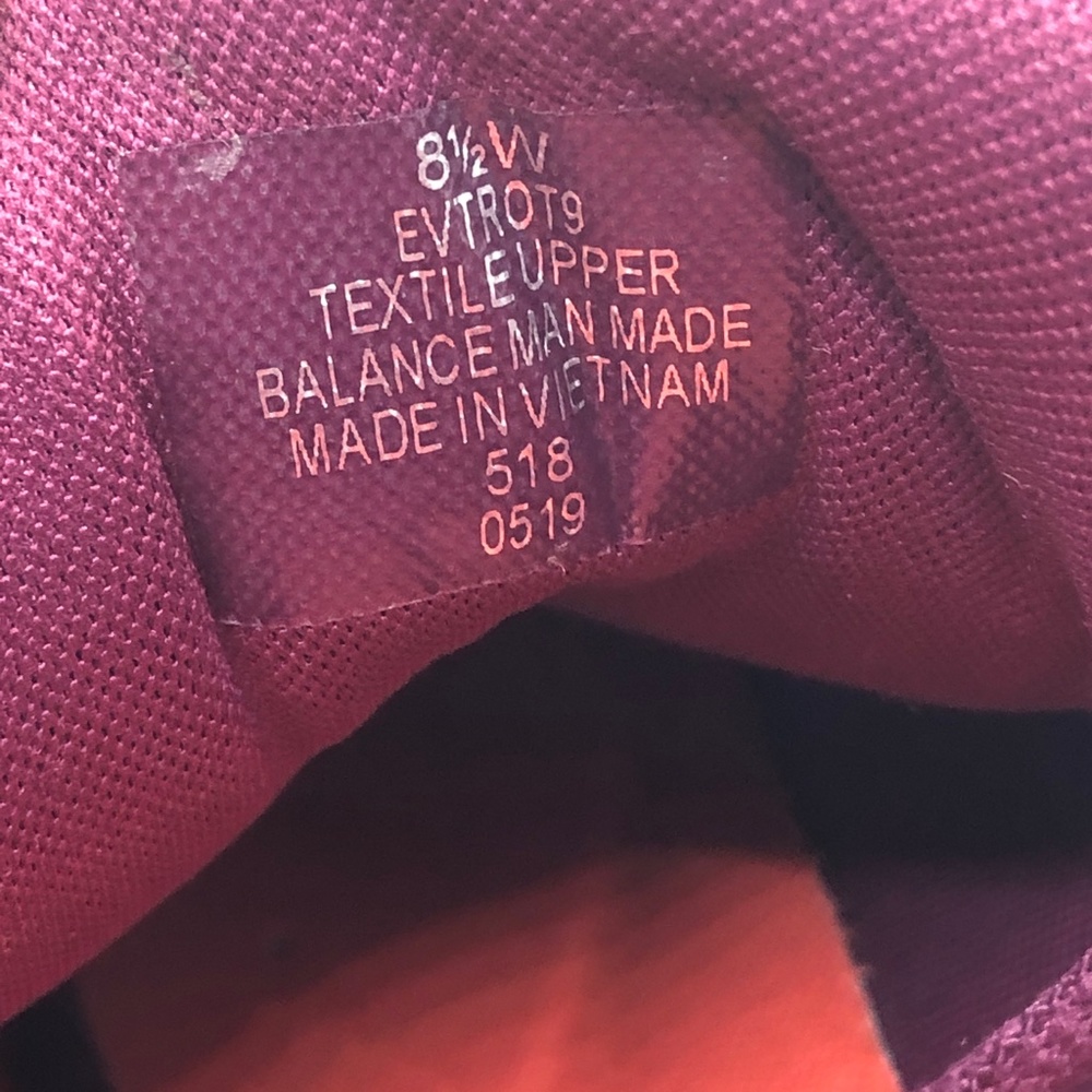 Women’s Sz 8.5W Evolve Easy-Spirit EVTR0T9 Burgundy Fly Knit Print Sneakers - Picture 12 of 16
